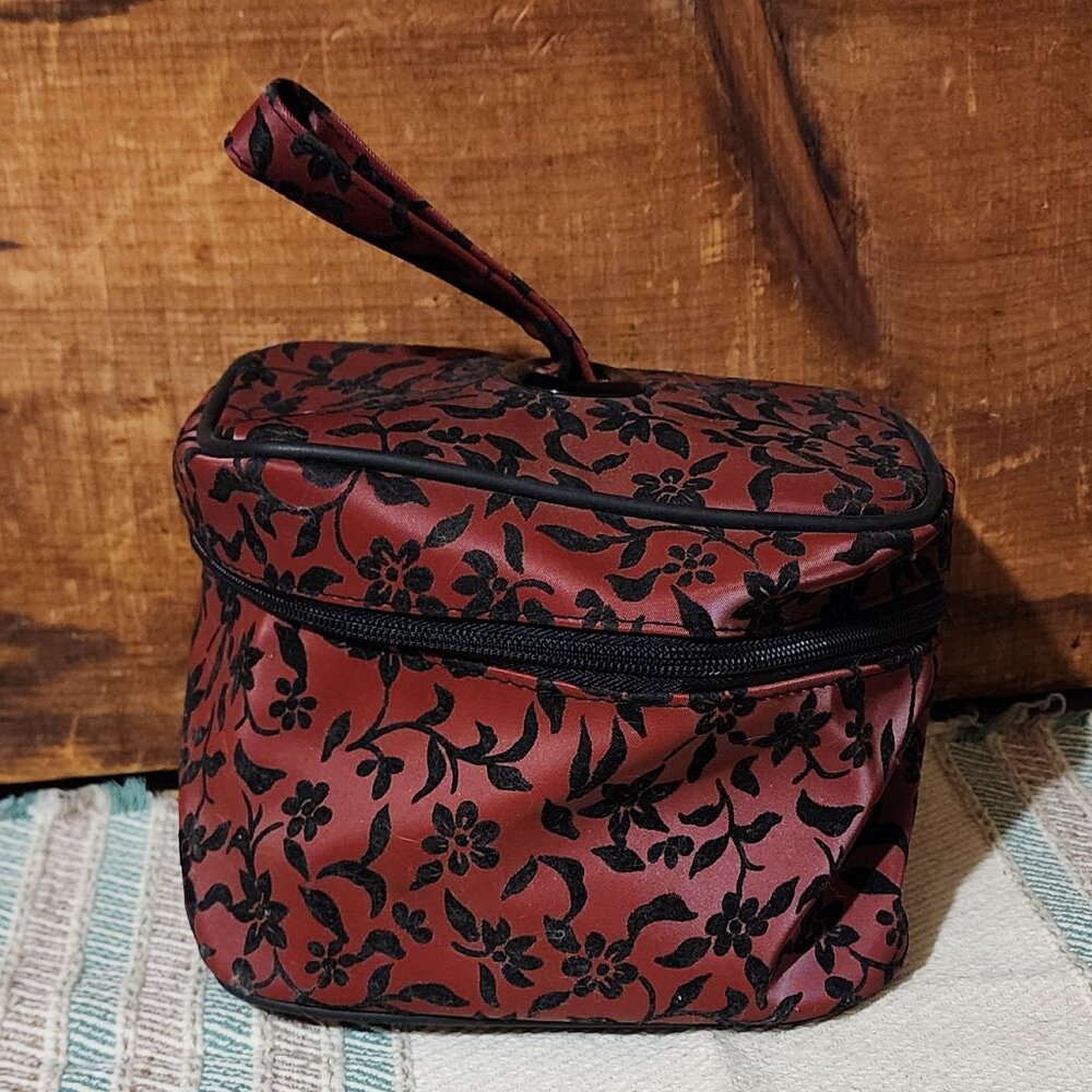 Avon Jewelry/Cosmetic Case
